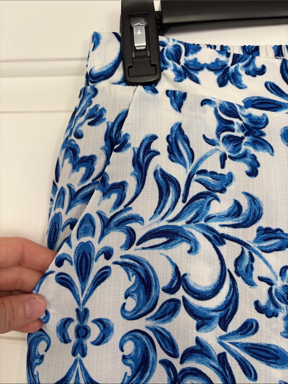 Bwear NWOT Blue & White Floral Print Wide-Leg Pants - Picture 5 of 13